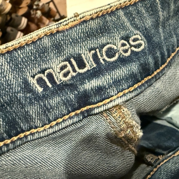 Maurice’s Straight Leg Jeans Medium Wash Size 8 Classic Fit Everyday Denim Y2K - Picture 4 of 4